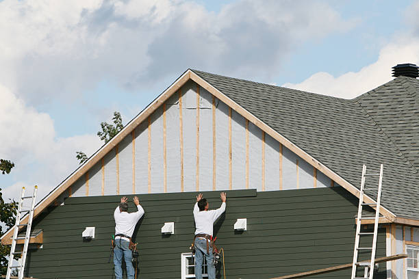 Professional Siding Installation technician working in Pennington, NJ
